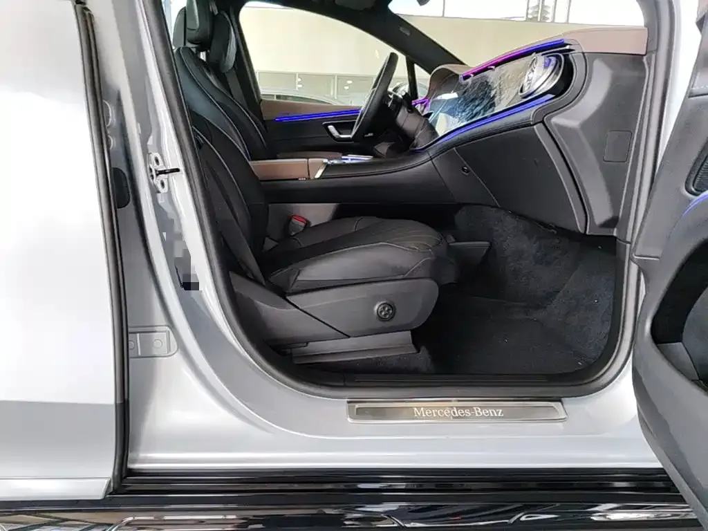 Mercedes-Benz EQS SUV — фото 8