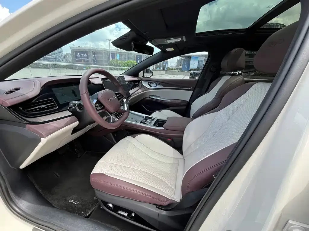 BYD Seal — фото 10
