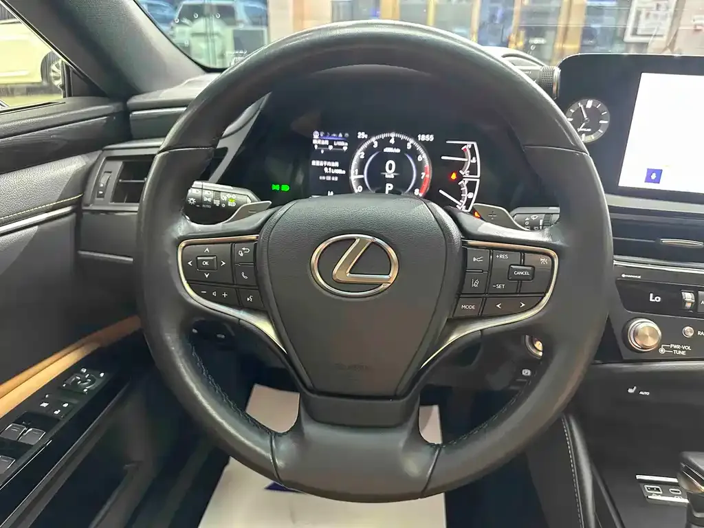Lexus ES — фото 10