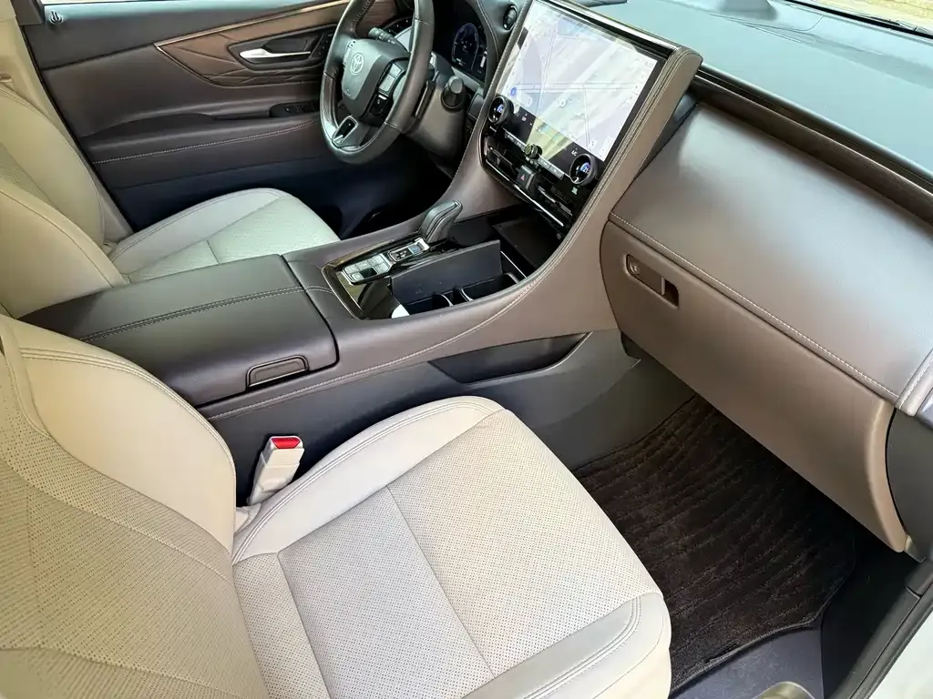 Toyota Alphard — фото 3