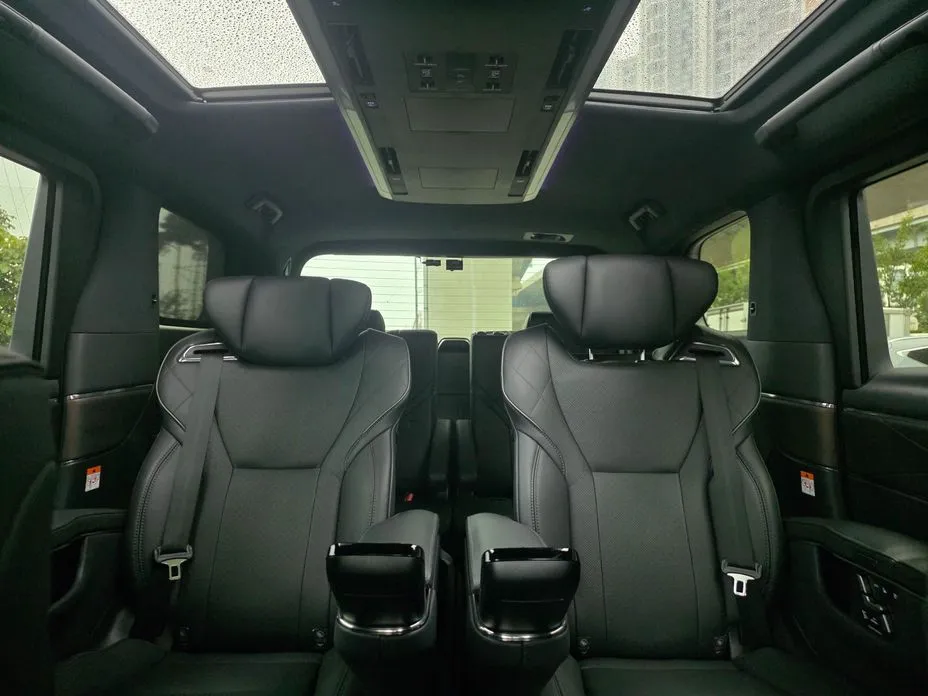 Toyota Alphard — фото 7