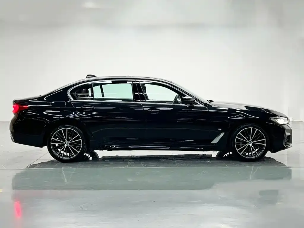 BMW 5 Series — фото 3