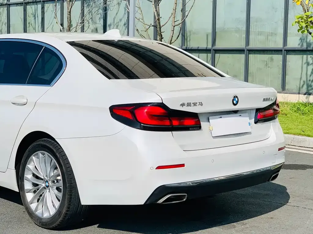 BMW 5 Series — фото 2