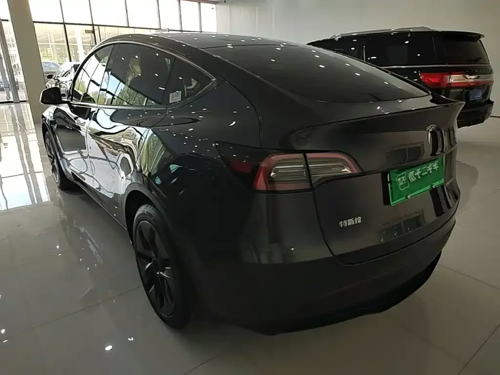 Tesla Model Y — фото 5