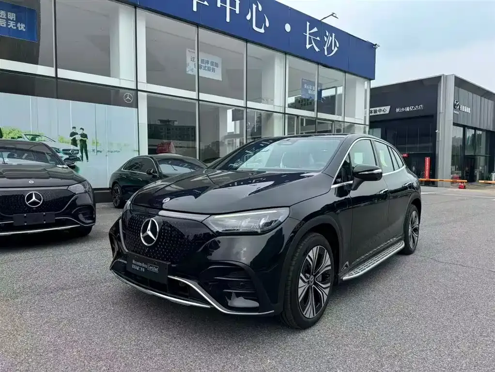 Mercedes-Benz EQE SUV — фото 1