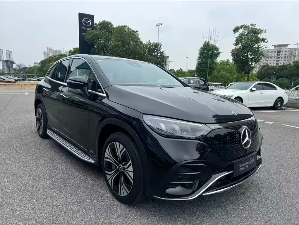 Mercedes-Benz EQE SUV — фото 10