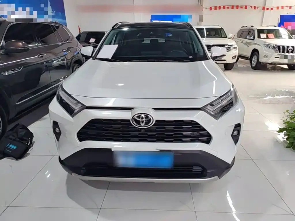 Toyota RAV4 — фото 10