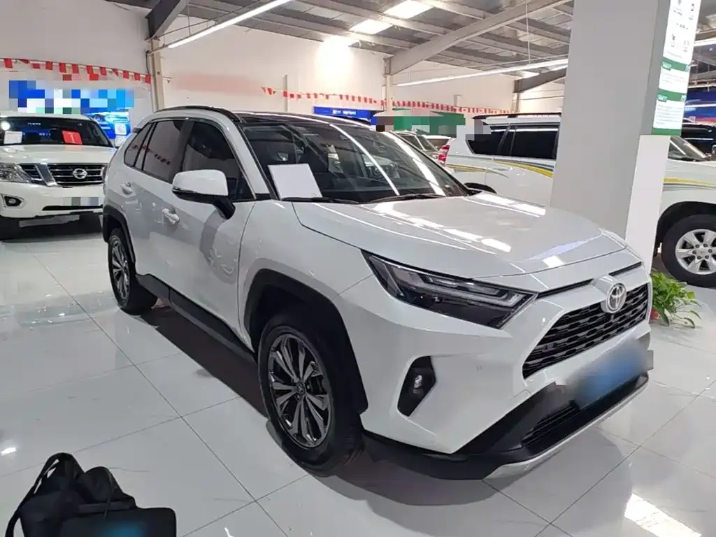 Toyota RAV4 — фото 7