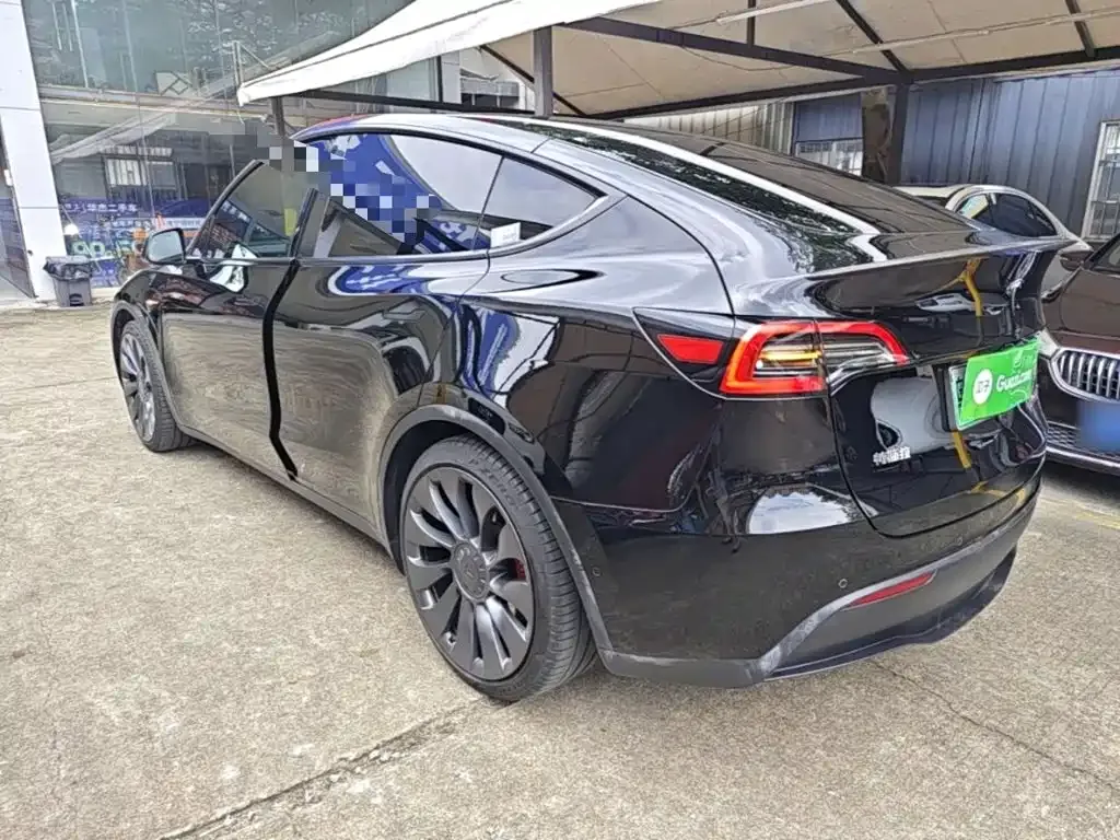 Tesla Model Y — фото 4