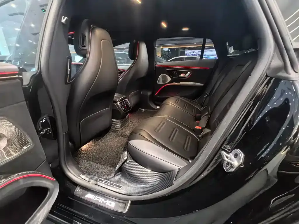 Mercedes-Benz EQS AMG — фото 5