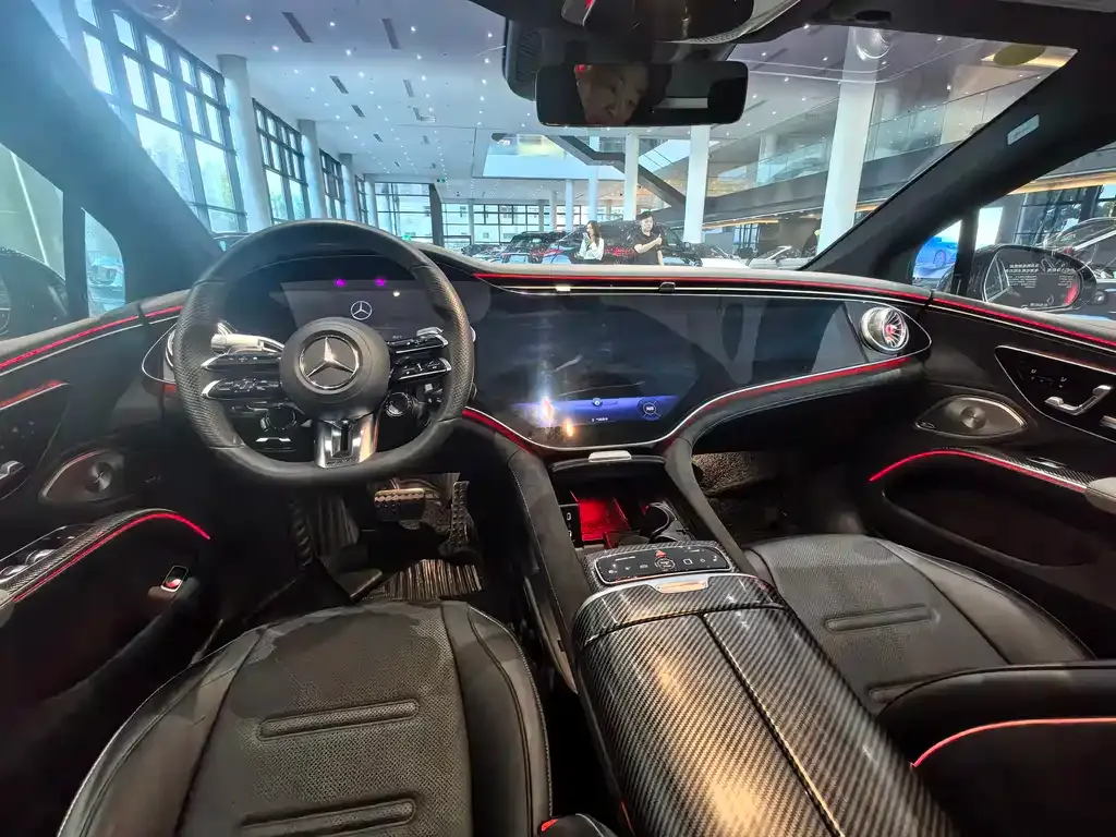 Mercedes-Benz EQS AMG — фото 3