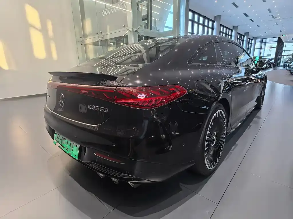 Mercedes-Benz EQS AMG — фото 6