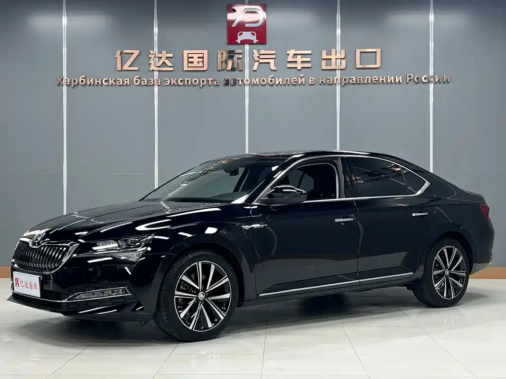 Skoda Superb — фото 1