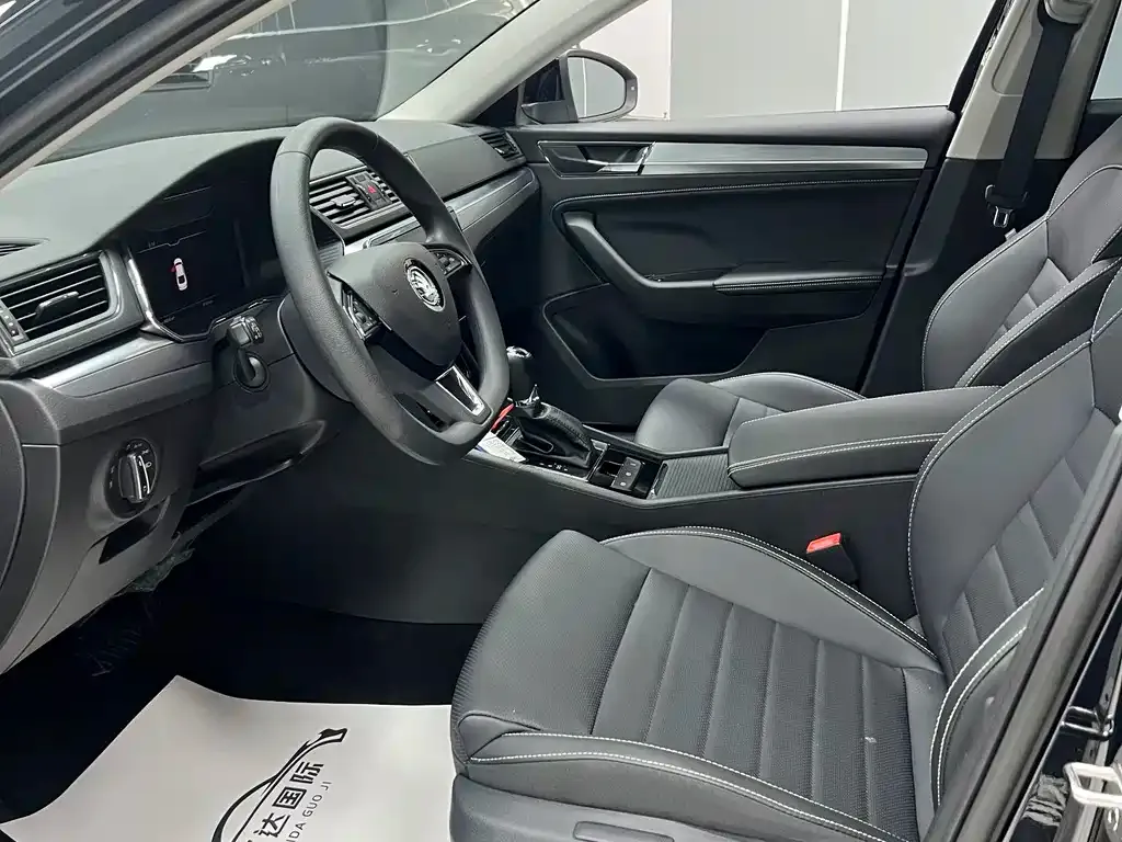 Skoda Superb — фото 9