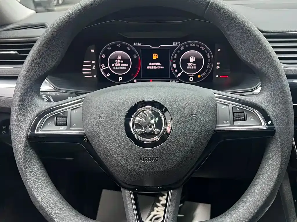 Skoda Superb — фото 8