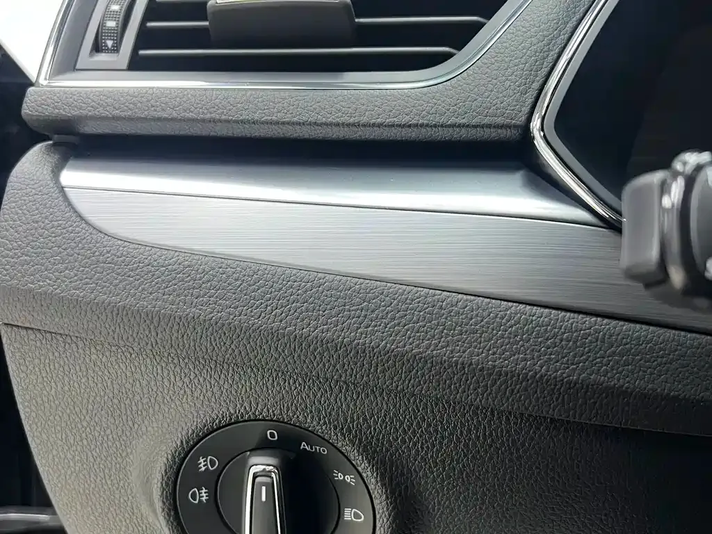 Skoda Superb — фото 10