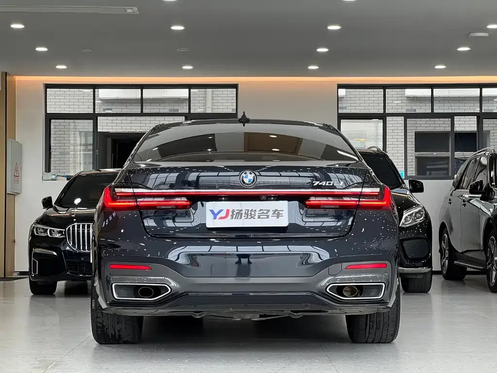 BMW 7 Series — фото 4