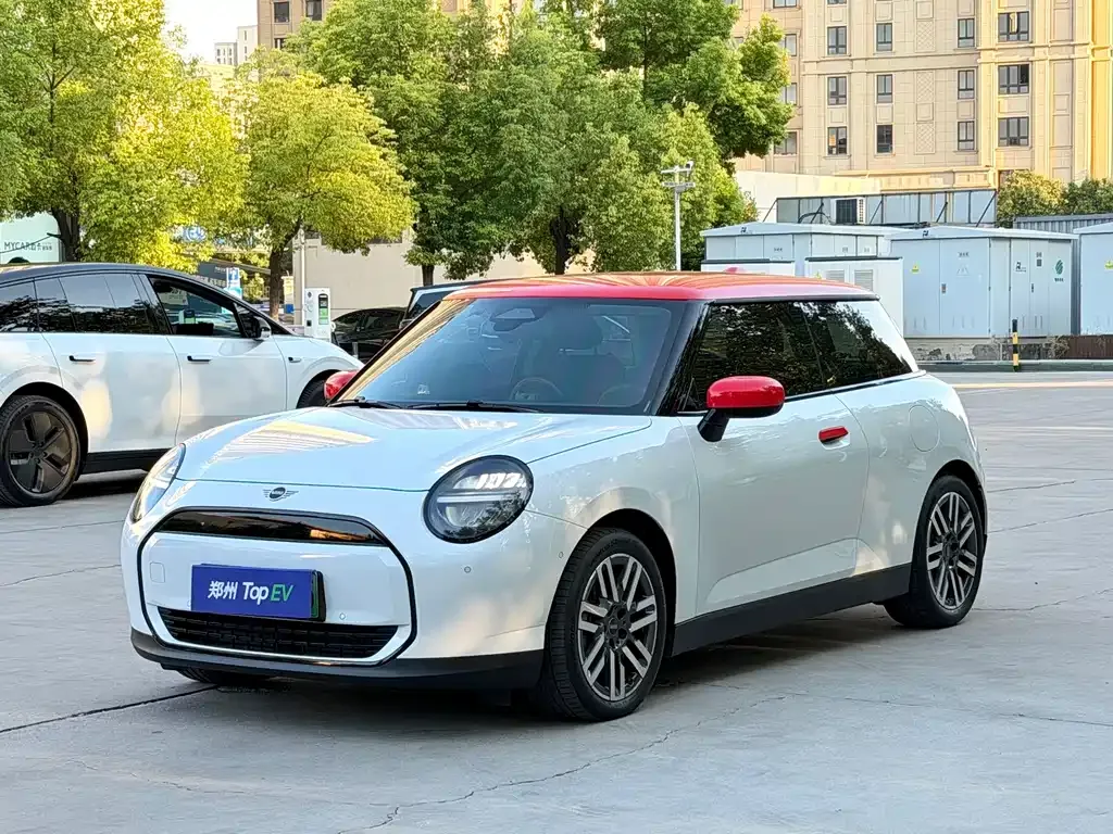 MINI Cooper EV — фото 1