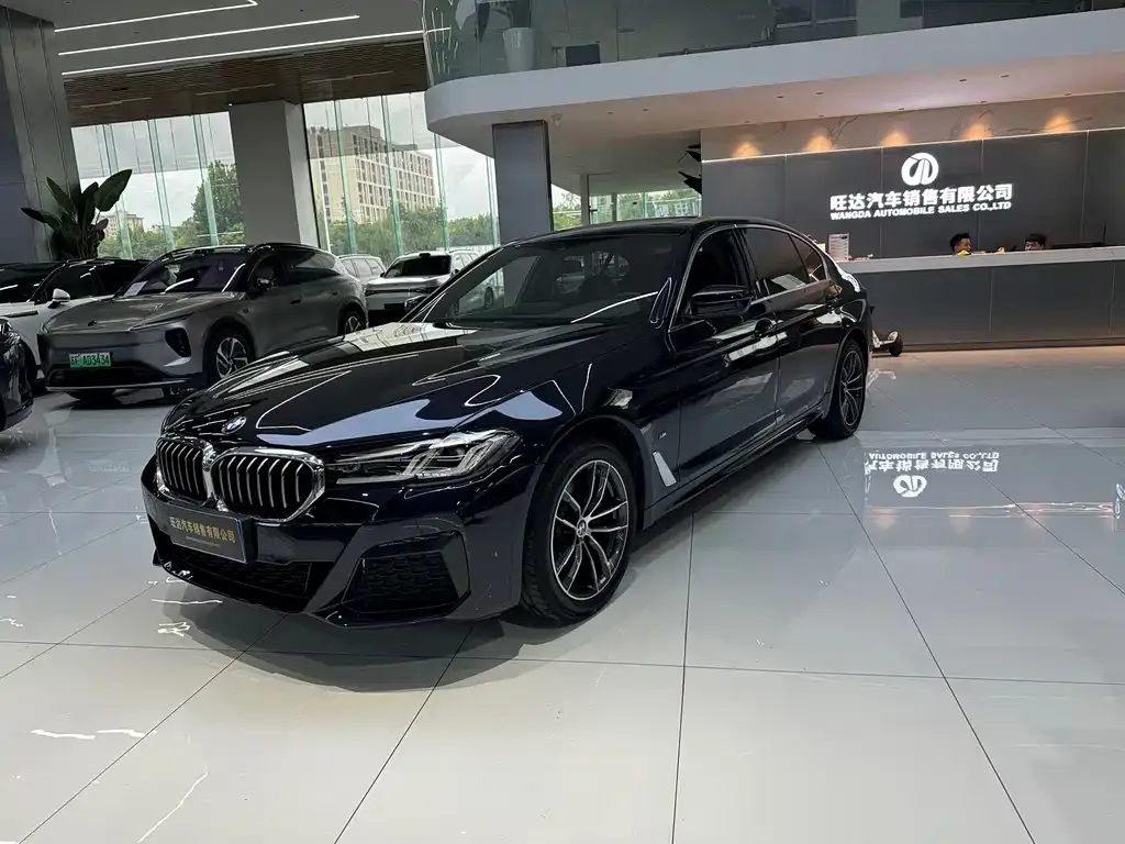 BMW 5 Series — фото 1