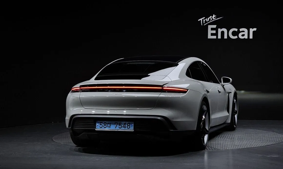 Porsche Taycan — фото 4