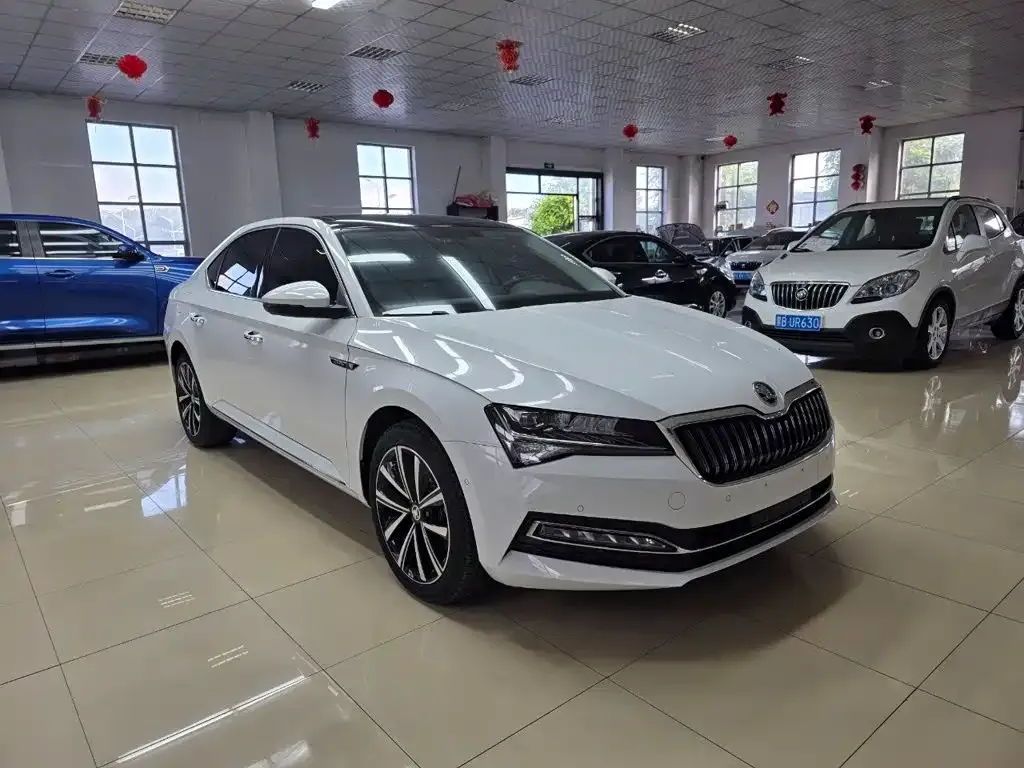 Skoda Superb — фото 5
