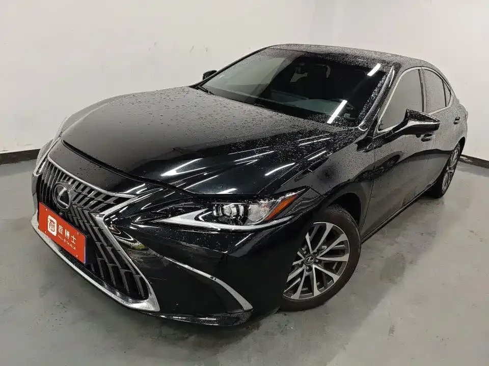 Lexus ES — фото 1