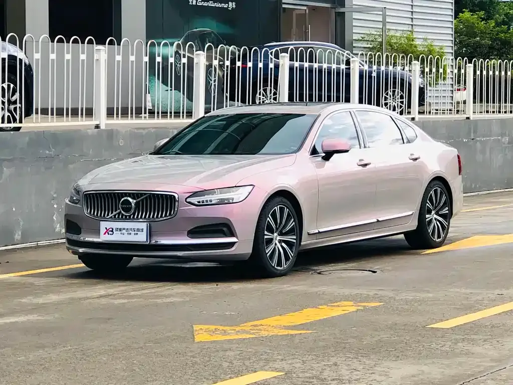 Volvo S90 — фото 1
