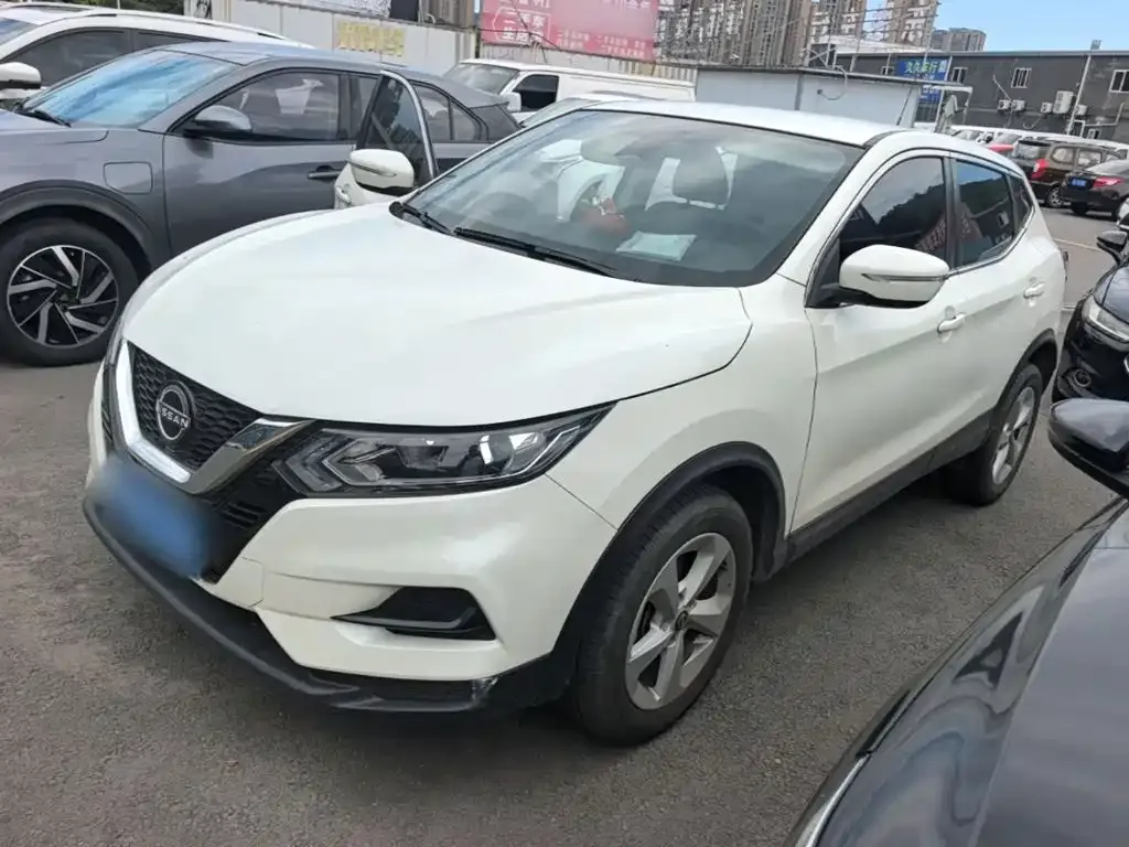Nissan Qashqai — фото 1
