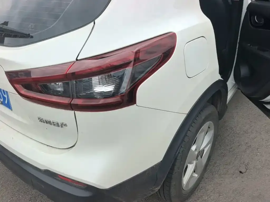 Nissan Qashqai — фото 4