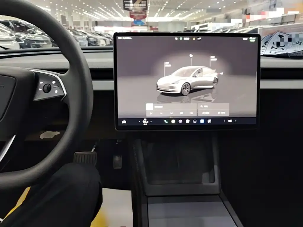 Tesla Model 3 — фото 4