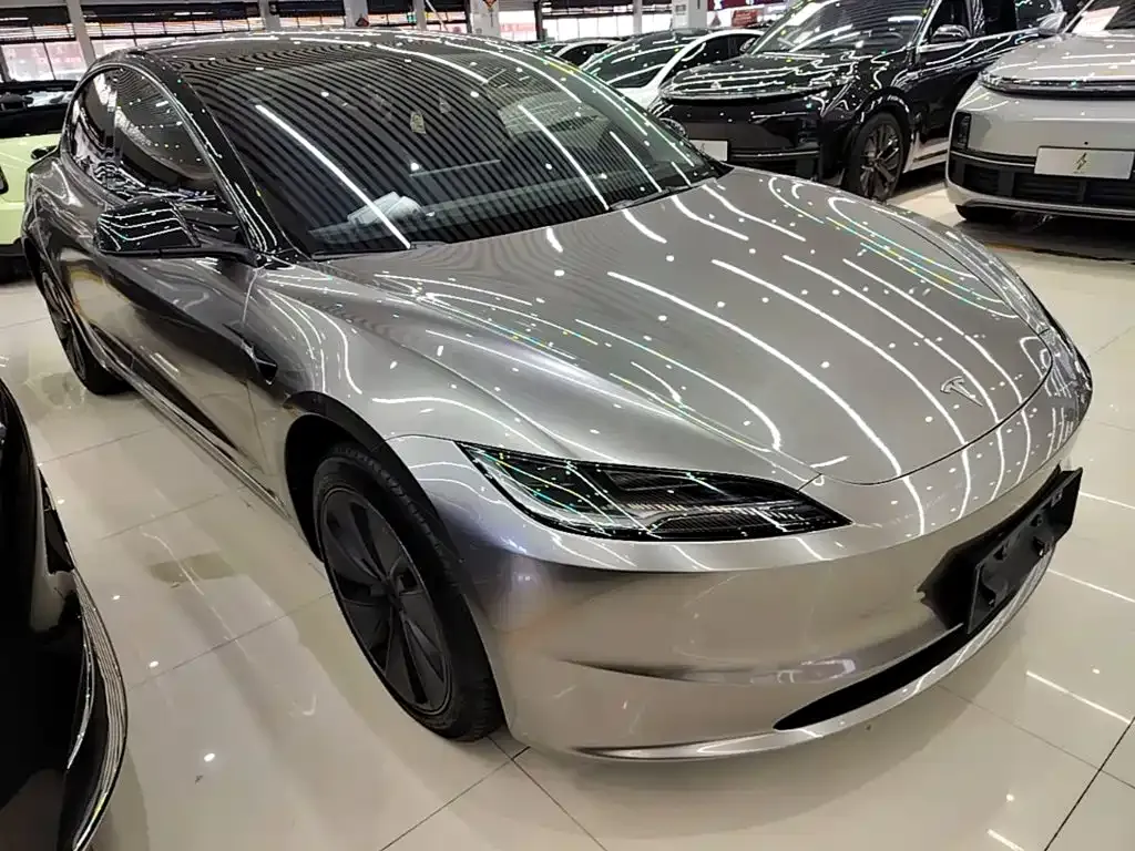 Tesla Model 3 — фото 10