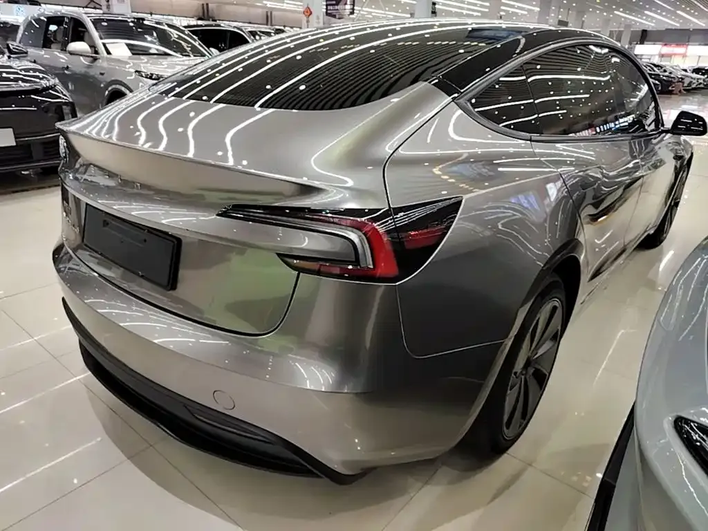 Tesla Model 3 — фото 6