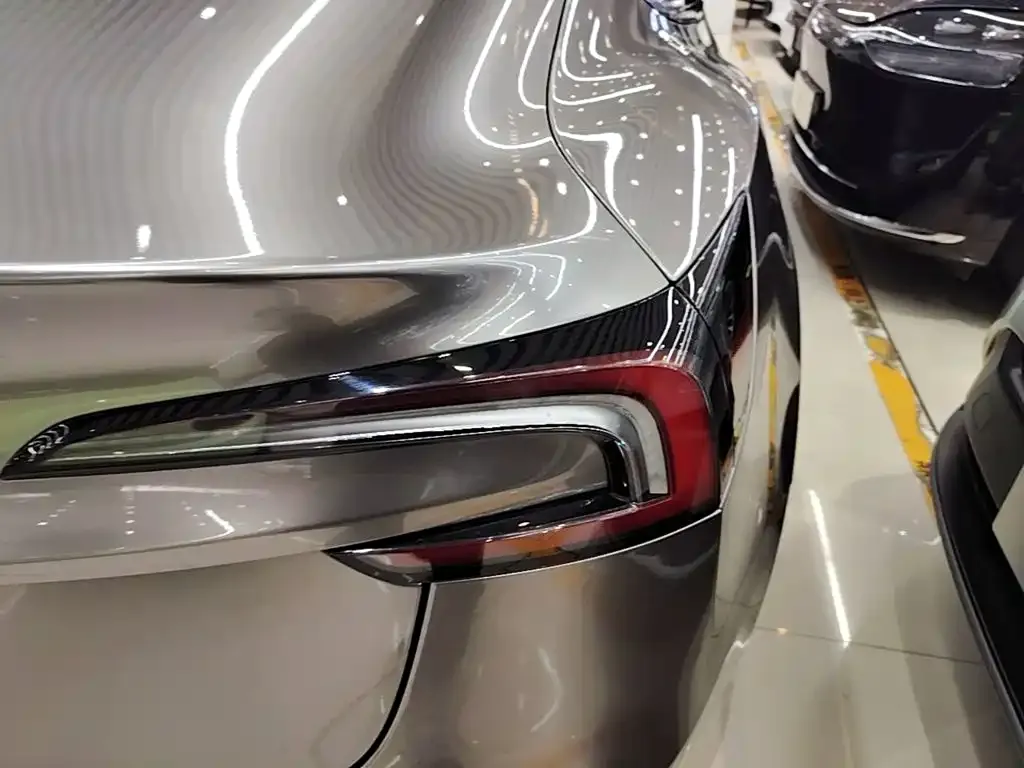 Tesla Model 3 — фото 3
