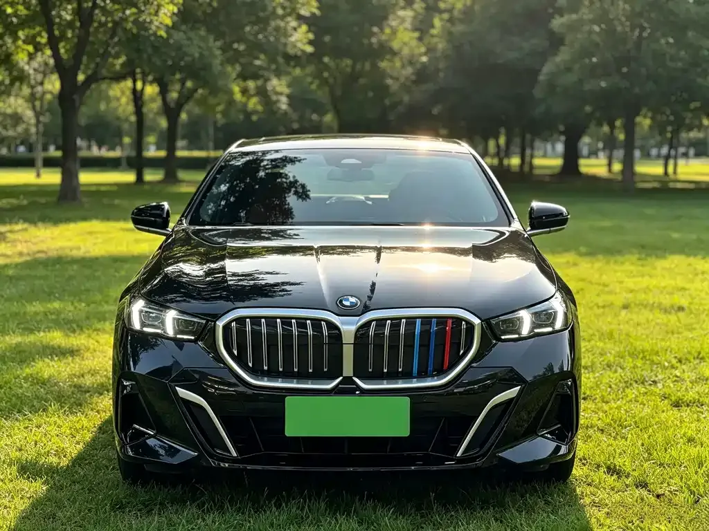 BMW 5 Series — фото 2
