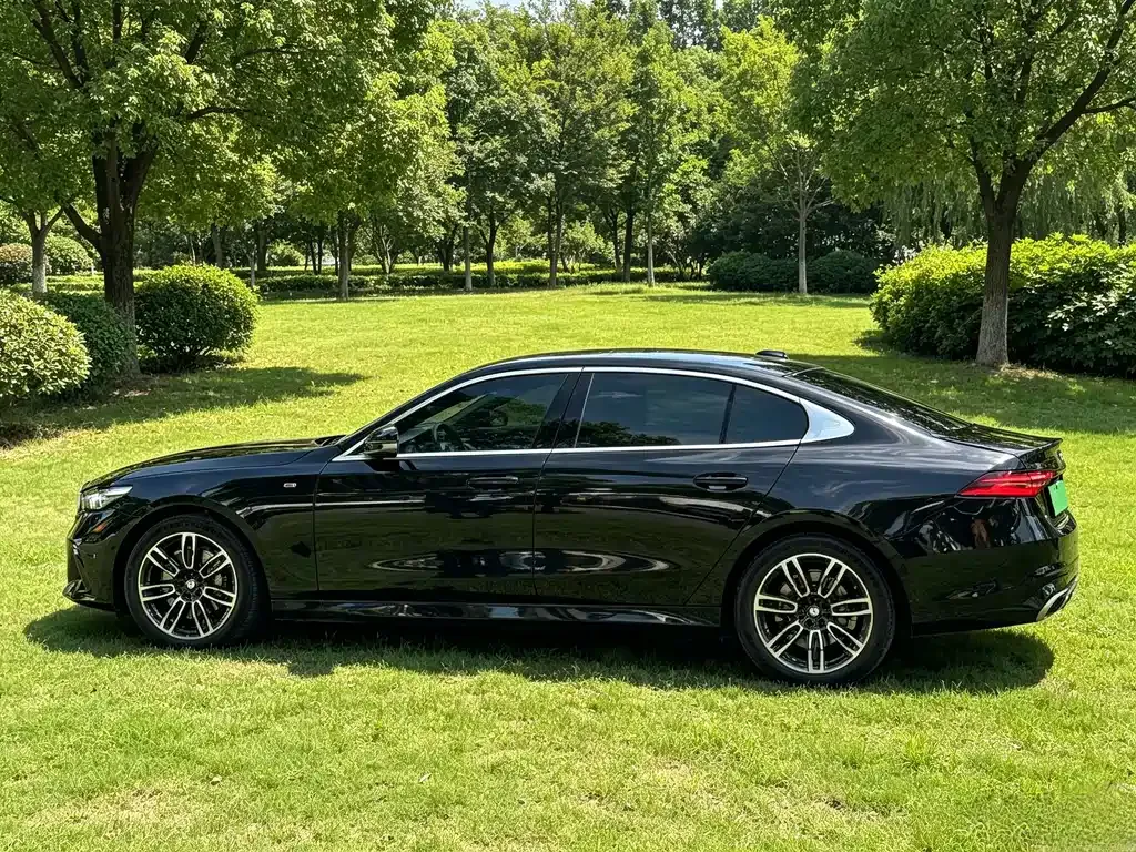 BMW 5 Series — фото 10