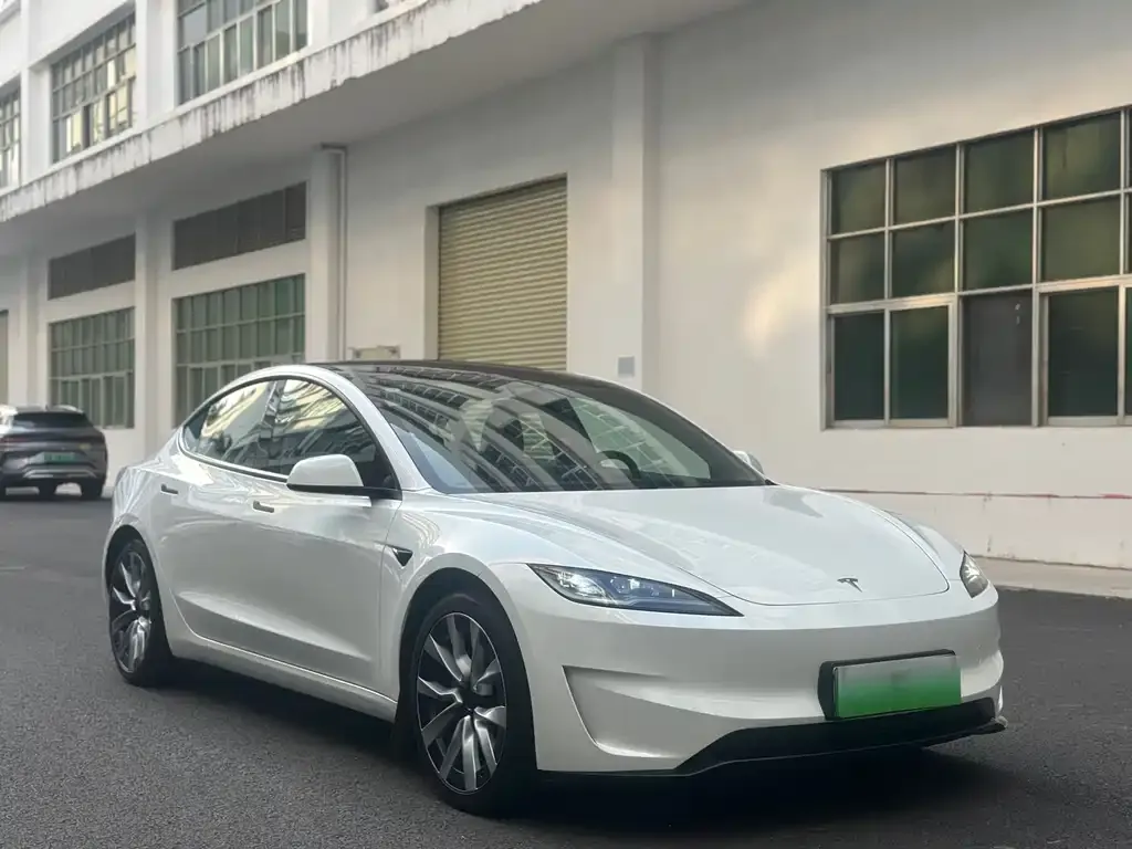 Tesla Model 3 — фото 2