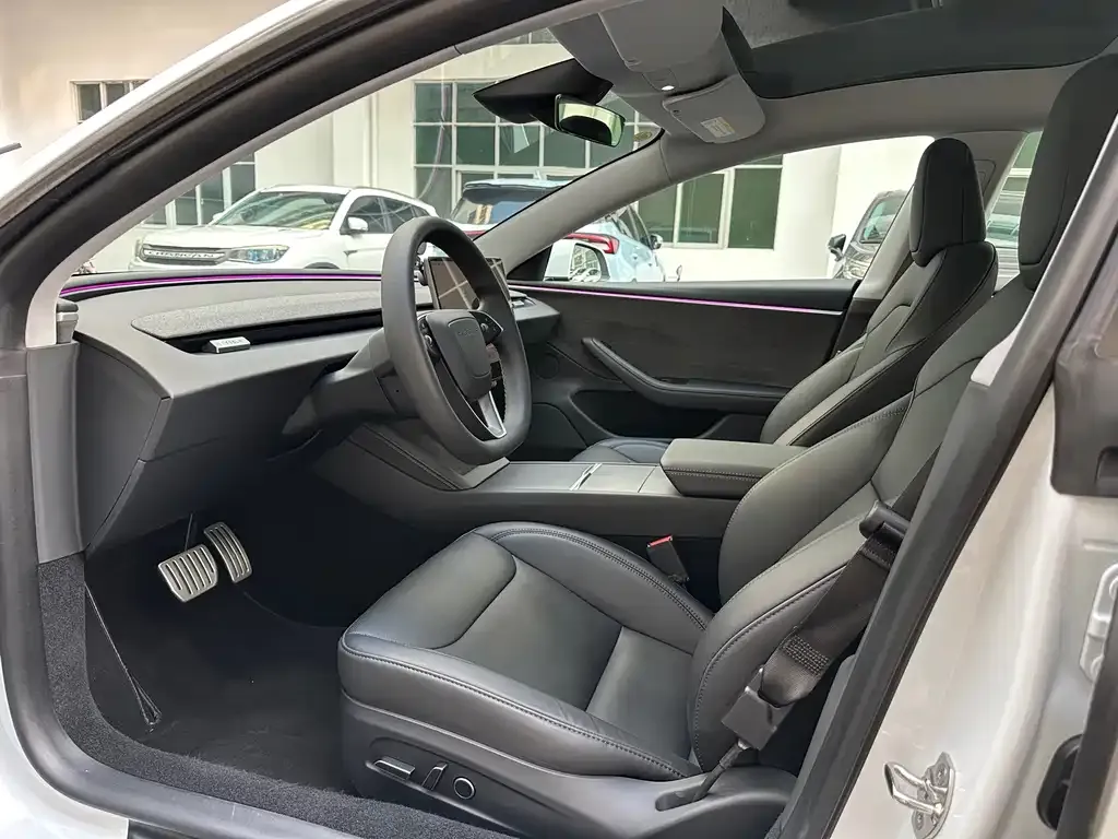 Tesla Model 3 — фото 8