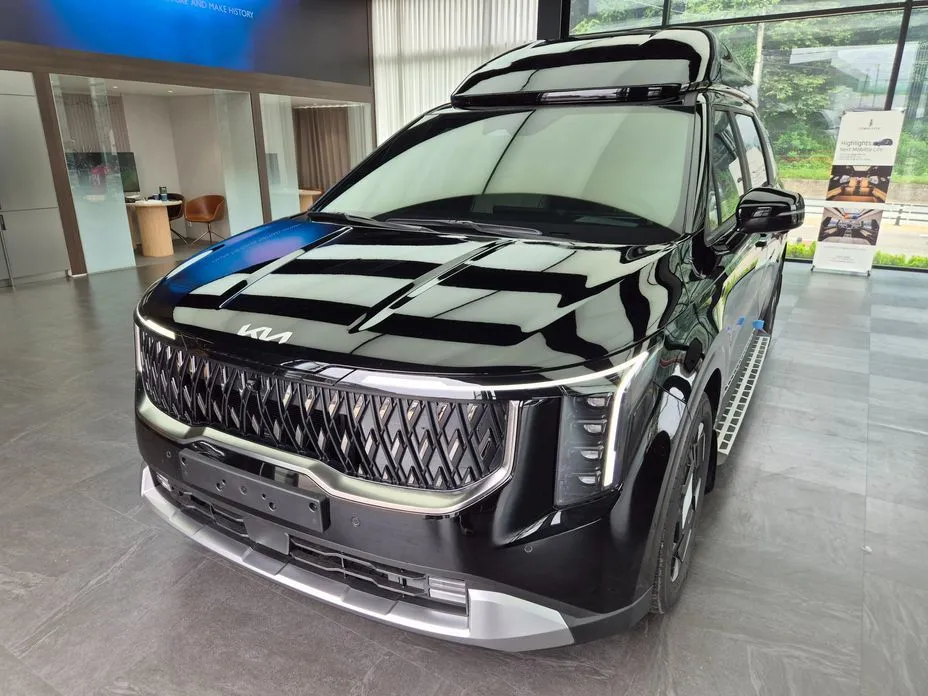 Kia Carnival — фото 1