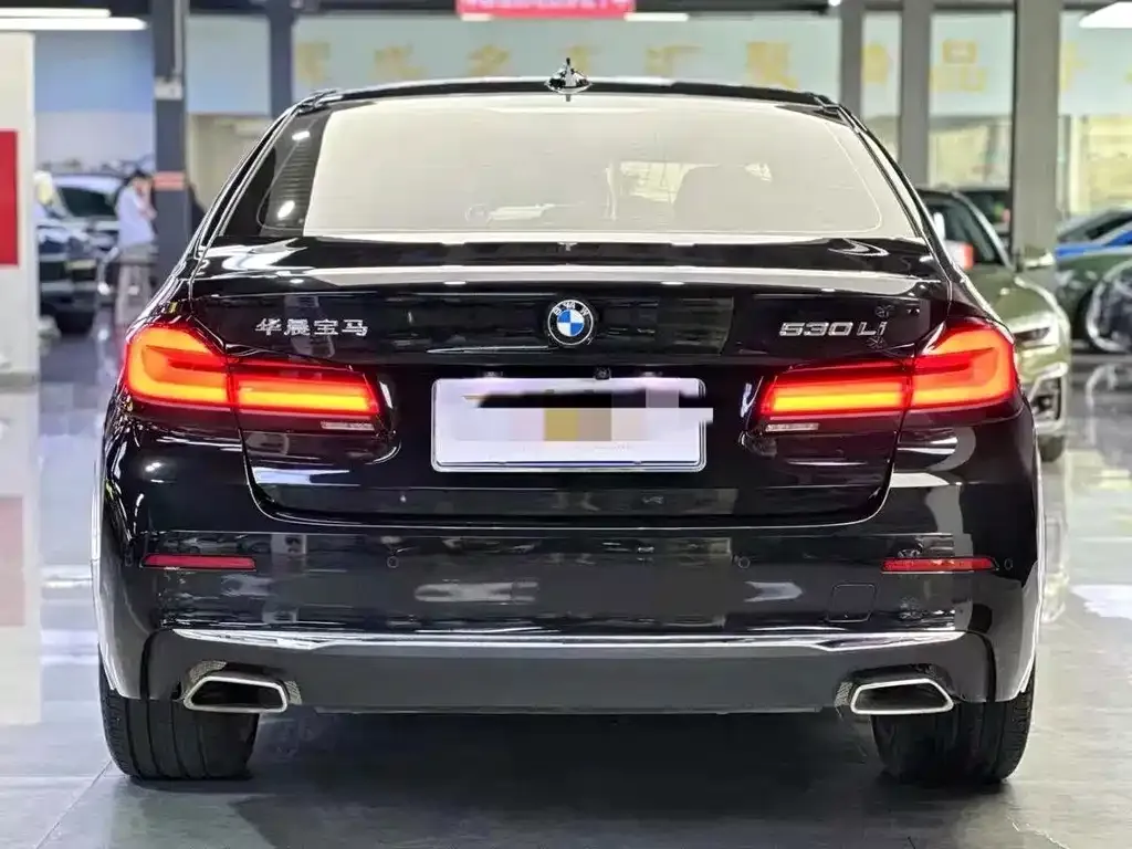 BMW 5 Series — фото 5