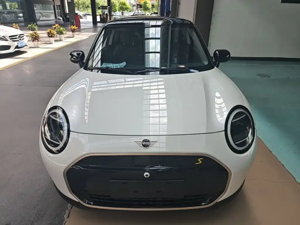 MINI Cooper EV — фото 2
