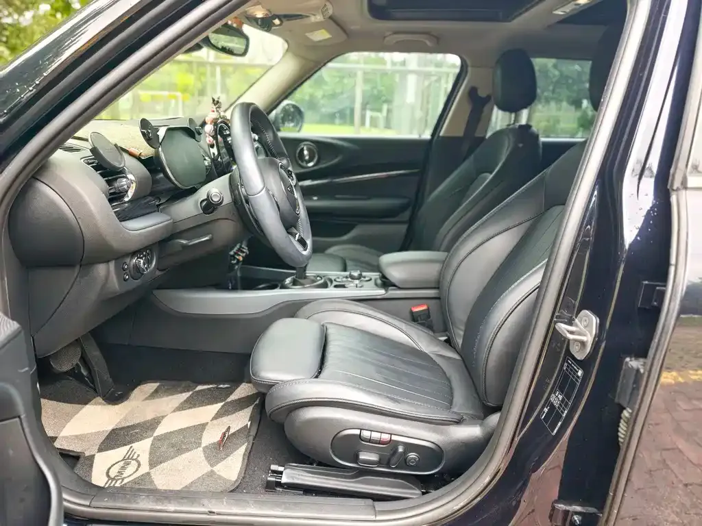 MINI Clubman — фото 2