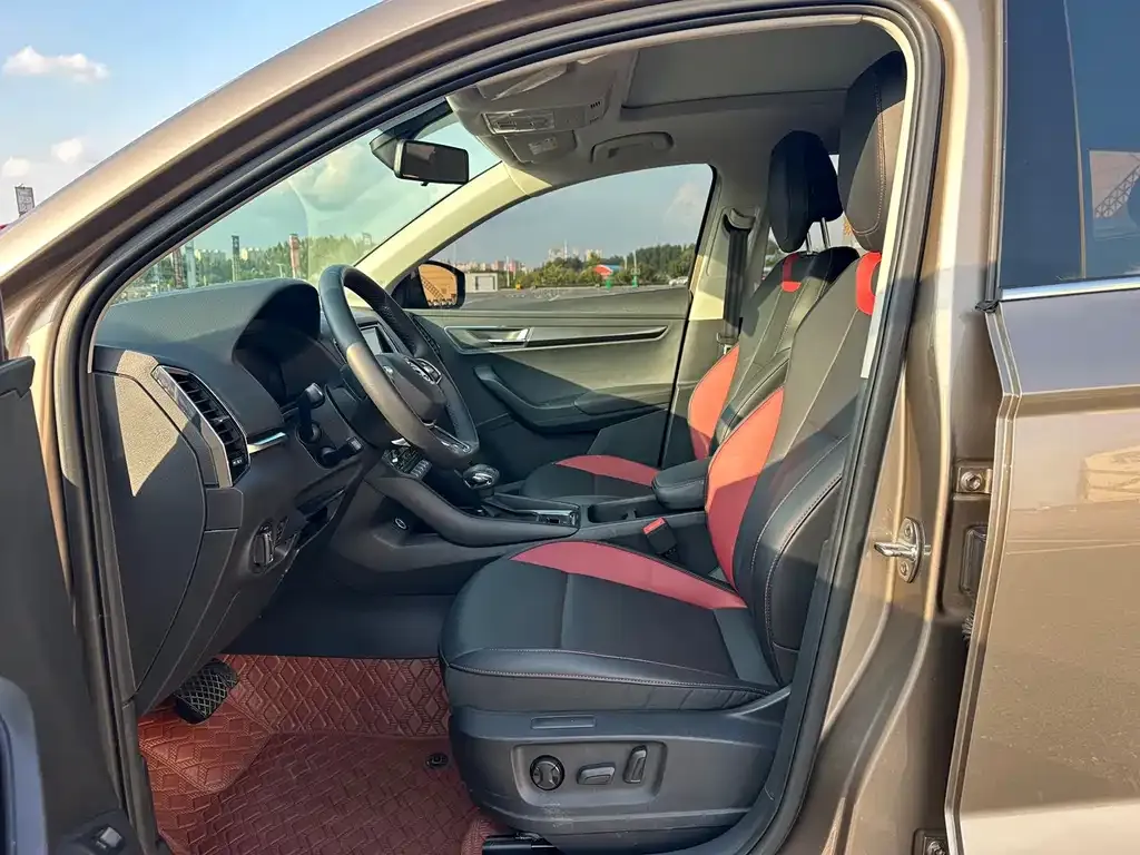 Skoda Karoq — фото 10