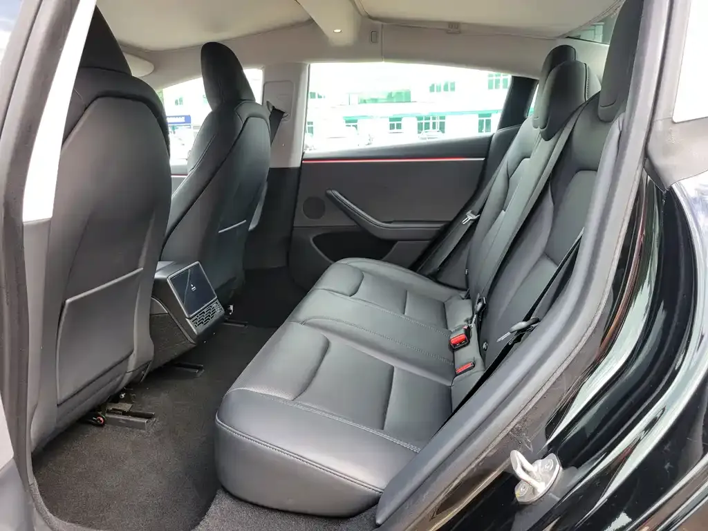 Tesla Model 3 — фото 3