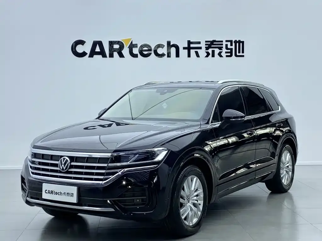Volkswagen Touareg — фото 1