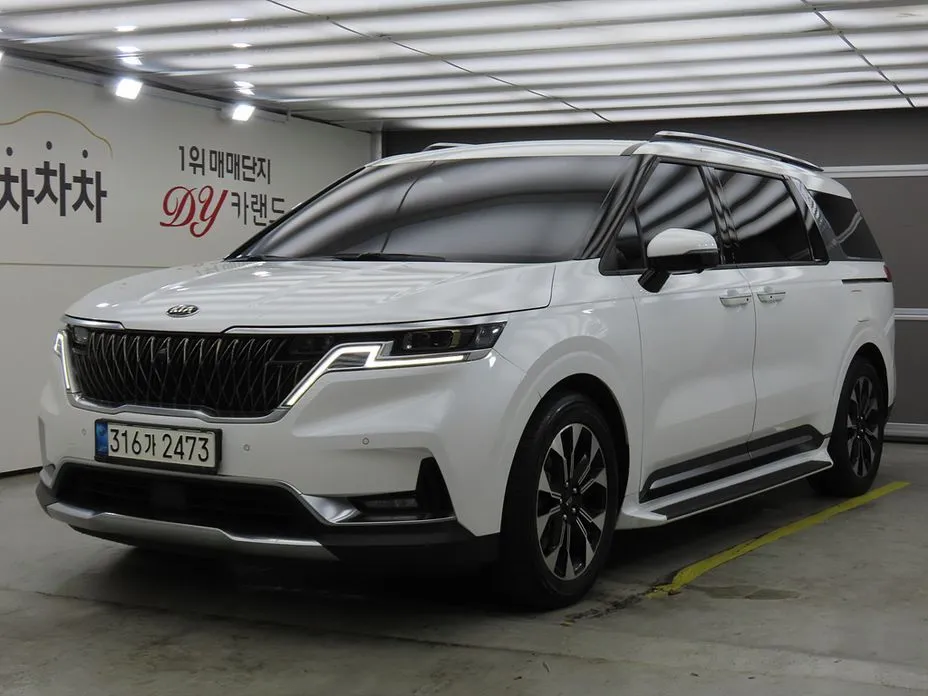 Kia Carnival — фото 1