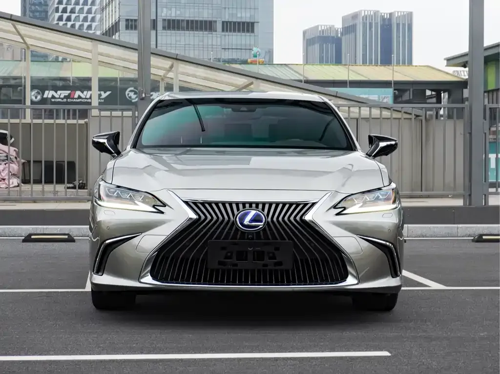 Lexus ES — фото 10