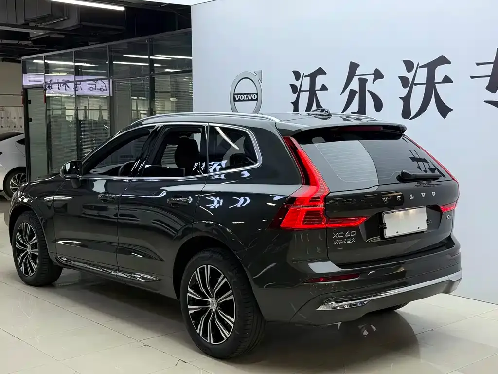 Volvo XC60 — фото 5