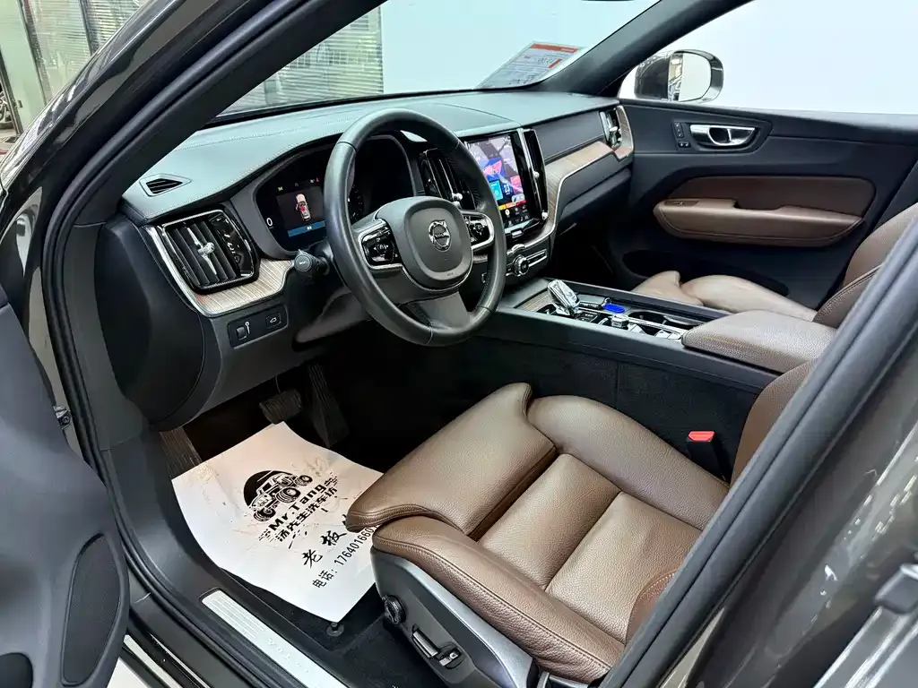 Volvo XC60 — фото 2