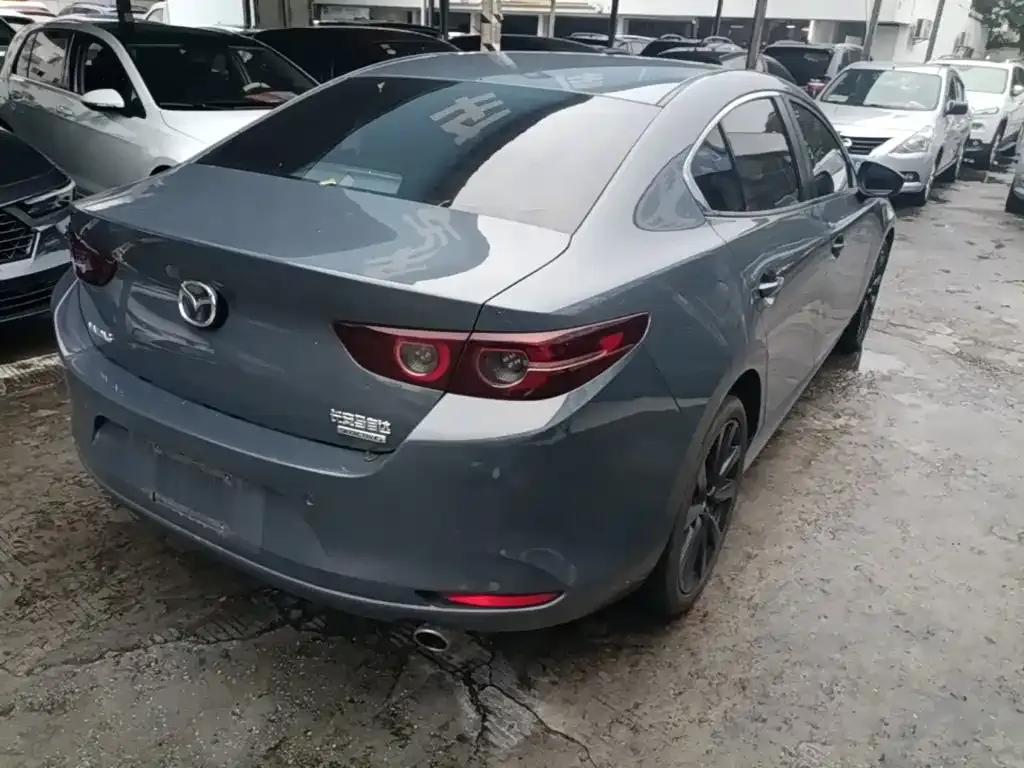 Mazda 3 Axela — фото 4