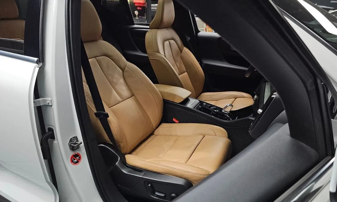Volvo XC40 — фото 2